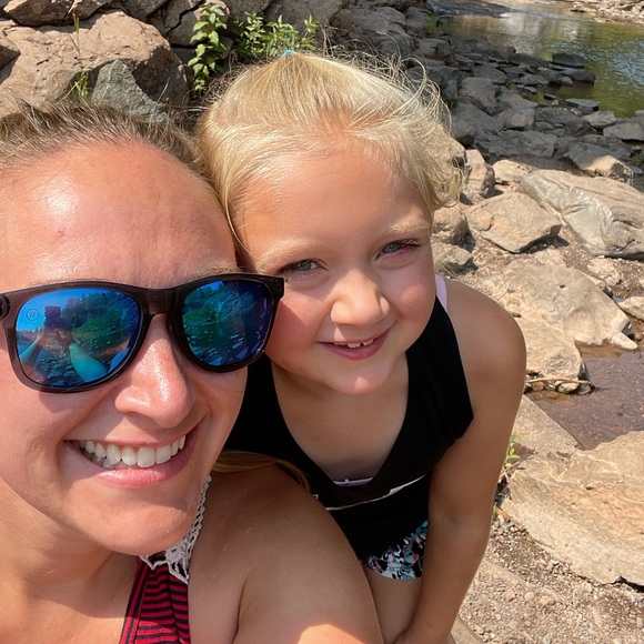 Meet Your Posher - Picture 2 of 2